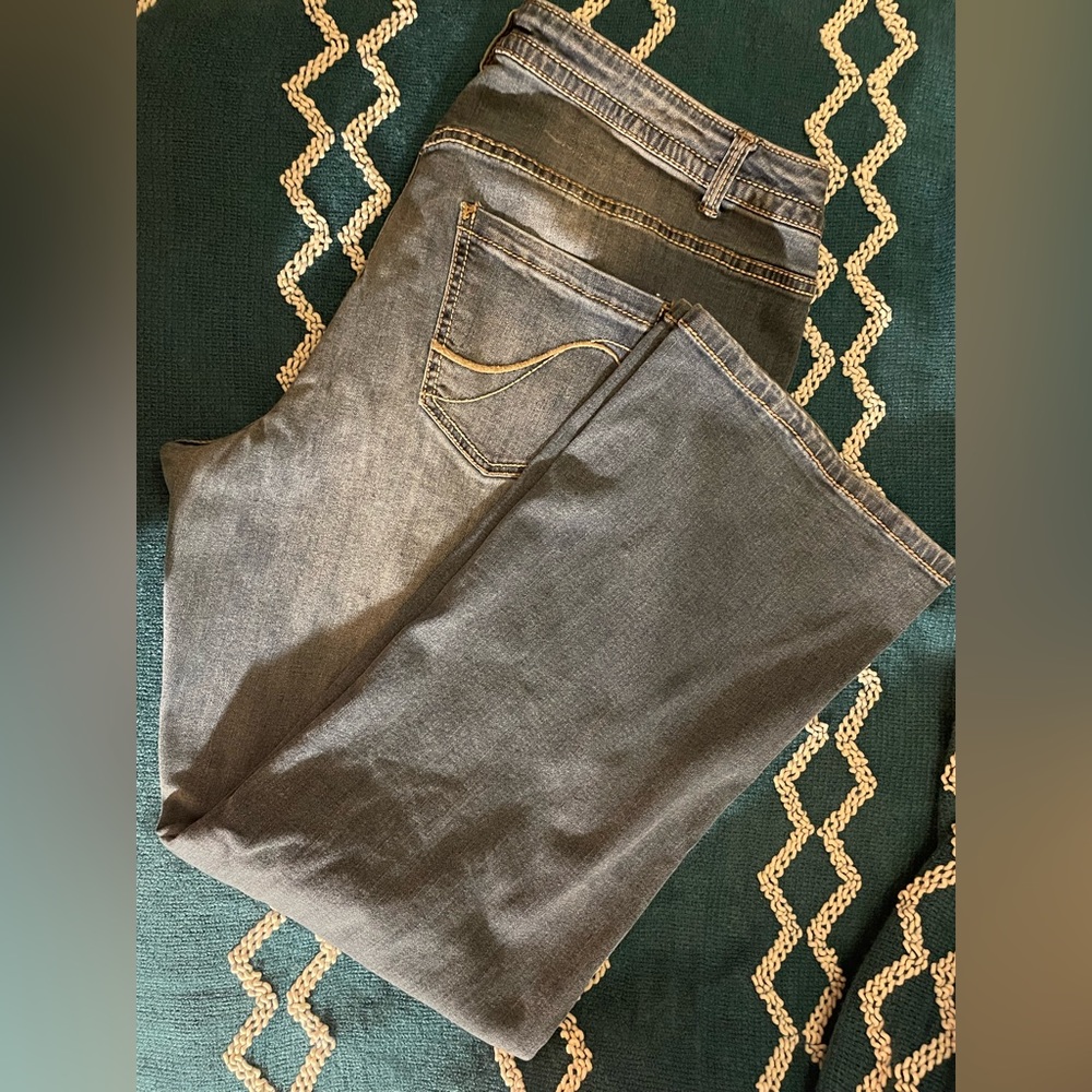Lane Bryant 20W distressed bootcut jean